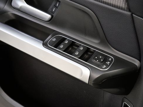 Certified 2021 Mercedes-Benz GLB 250 4MATIC image 32