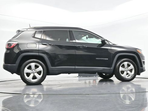 Used 2018 Jeep Compass Latitude FWD image 48