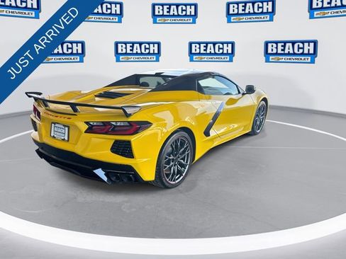 Used 2025 Chevrolet Corvette Stingray Premium Conv w/ Z51 Performance Package image 8