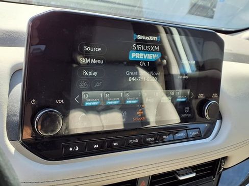Used 2023 Nissan Rogue SL w/ SL Premium Package FWD image 5