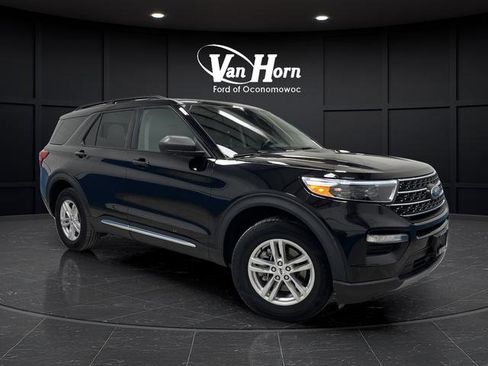 Used 2023 Ford Explorer XLT AWD/4WD image 1
