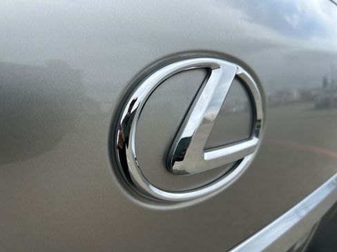Used 2021 Lexus LX 570 4WD w/ Luxury Package image 34