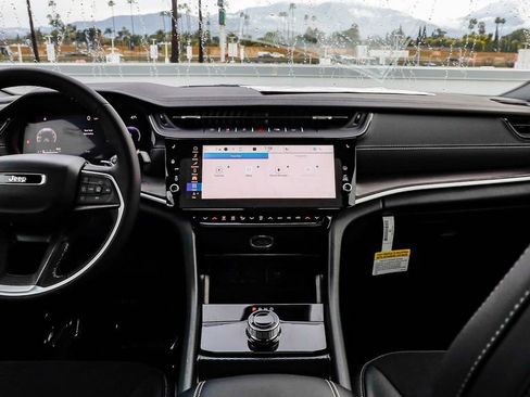 New 2026 Jeep Grand Cherokee Altitude image 15