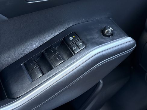 Used 2021 Toyota Highlander XLE FWD image 20