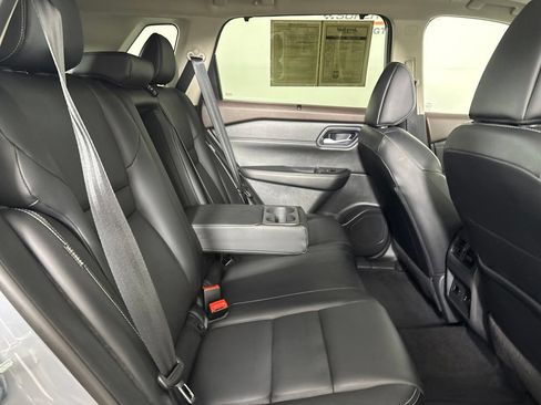 Used 2023 Nissan Rogue SL w/ SL Premium Package FWD image 31