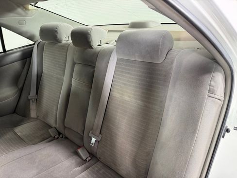 Used 2006 Toyota Camry LE image 16