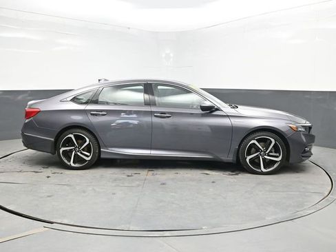 Used 2019 Honda Accord Touring image 8