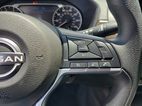 Used 2024 Nissan Altima 2.5 SV FWD image 26