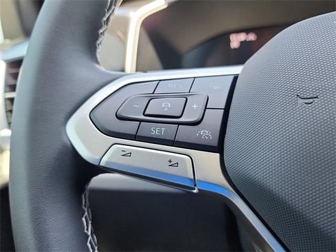 New 2025 Volkswagen Taos SE image 24