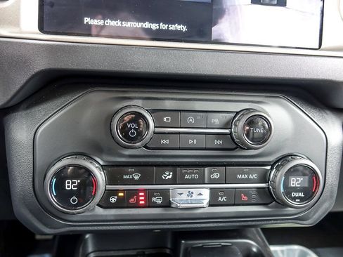 Used 2025 Ford Bronco Outer Banks AWD/4WD image 19