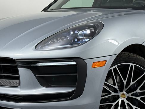 Certified 2026 Porsche Macan AWD/4WD image 12