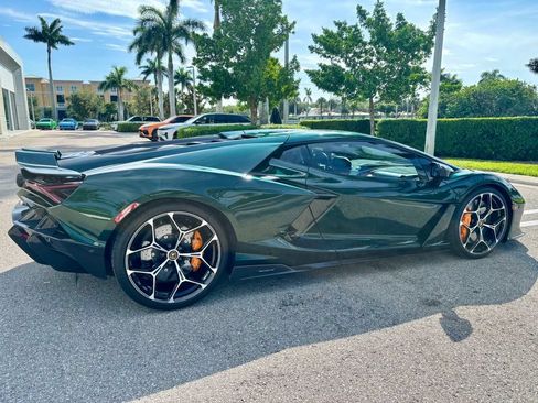 Used 2025 Lamborghini Revuelto AWD/4WD image 8