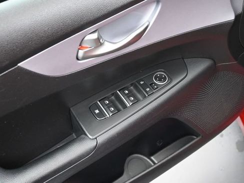 Used 2022 Kia Forte LXS w/ LXS Technology Package FWD image 16