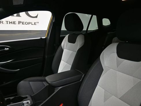 Used 2024 Chevrolet Trax RS w/ Driver Confidence Package image 16