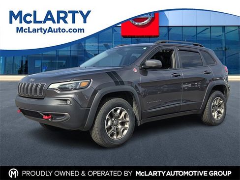 Used 2020 Jeep Cherokee Trailhawk image 1