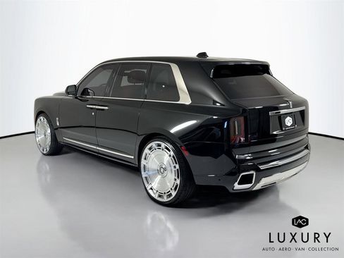 Used 2025 Rolls-Royce Cullinan image 9