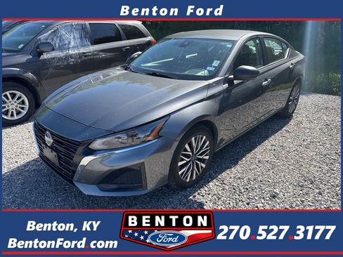 Used 2025 Nissan Altima 2.5 SV FWD image 1