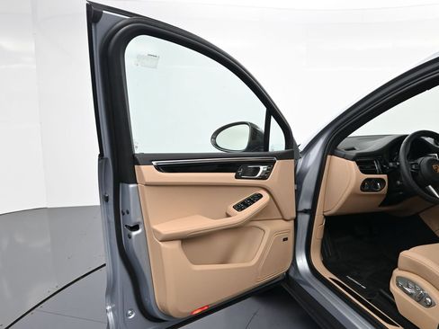 New 2026 Porsche Macan Turbo image 16
