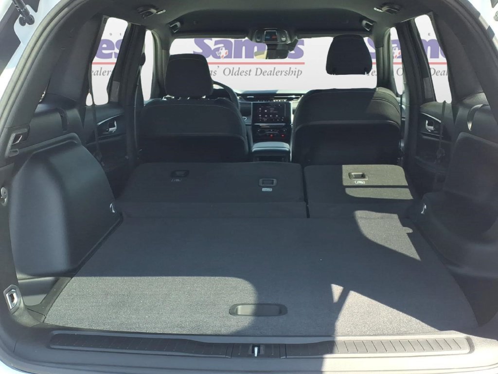 New 2026 Jeep Grand Cherokee Laredo AWD/4WD image 8