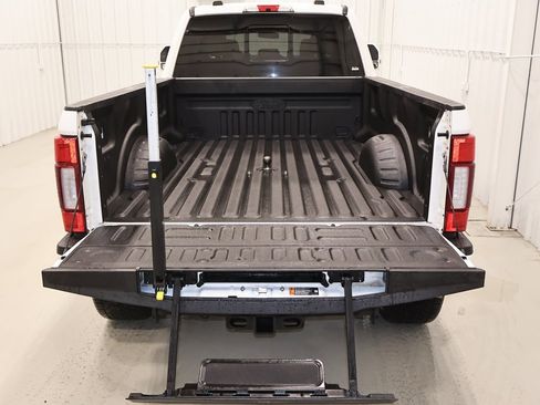 Certified 2022 Ford F350 Lariat w/ Lariat Ultimate Package image 38