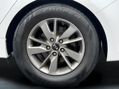 Used 2016 Kia Optima LX w/ Technology Package image 11