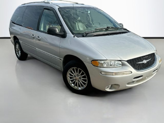 Used 2000 Chrysler Town & Country Limited AWD/4WD image 2