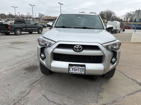 Used 2015 Toyota 4Runner SR5 image 2