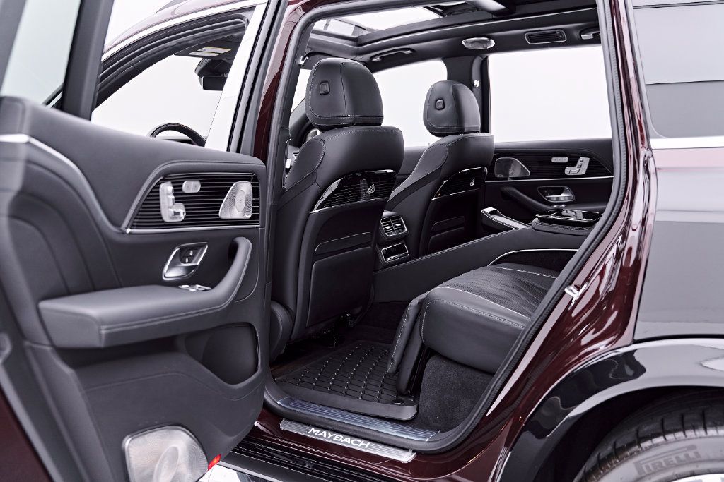 Used 2024 Mercedes-Benz Maybach GLS 600 4MATIC image 36