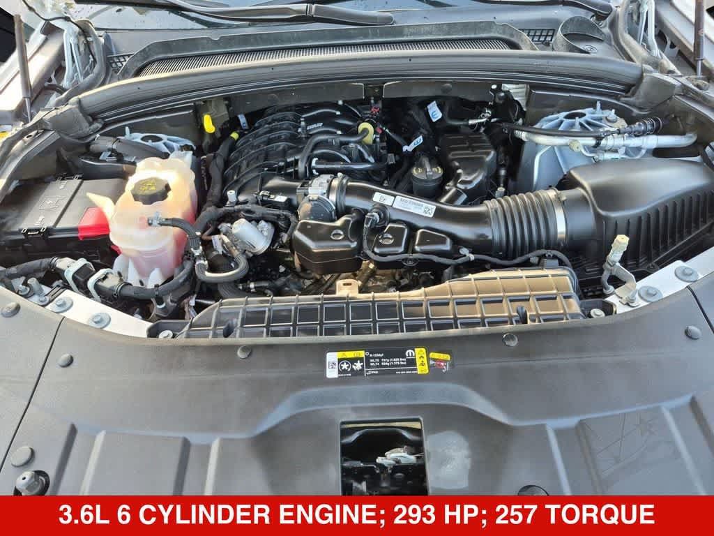 Used 2024 Jeep Grand Cherokee Laredo RWD image 14