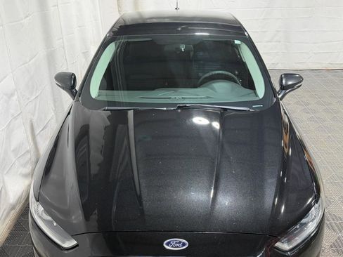 Used 2014 Ford Fusion SE image 2