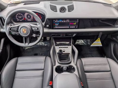 Certified 2025 Porsche Cayenne S AWD/4WD image 21