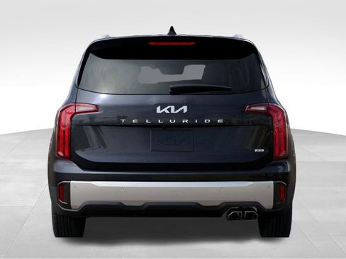 Used 2025 Kia Telluride S image 14
