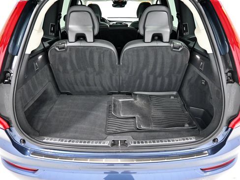 Used 2021 Volvo XC90 T6 Momentum w/ Protection Package Premier AWD/4WD image 36