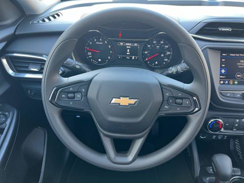 Used 2023 Chevrolet TrailBlazer LT FWD image 13