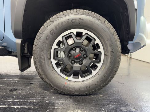 New 2026 Toyota Tacoma TRD Off-Road w/ TRD Off Road Upgrade Package AWD/4WD image 9