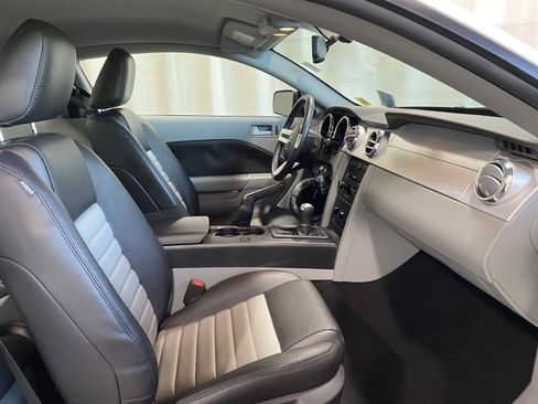 Used 2008 Ford Mustang GT RWD image 12