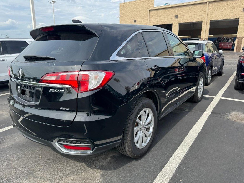 Used 2017 Acura RDX w/ Technology Package AWD/4WD image 3