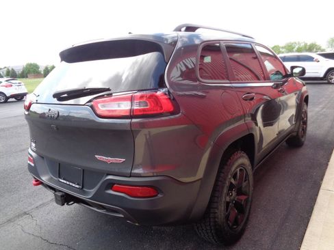 Used 2016 Jeep Cherokee Trailhawk AWD/4WD image 5