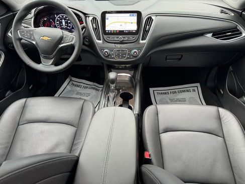 Used 2025 Chevrolet Malibu LT FWD image 11