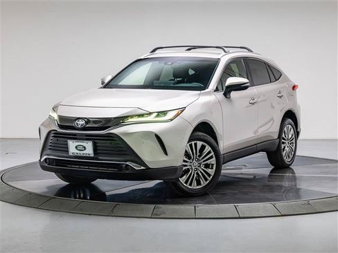Used 2022 Toyota Venza XLE AWD/4WD image 1