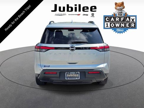 Used 2024 Nissan Pathfinder SV FWD image 3