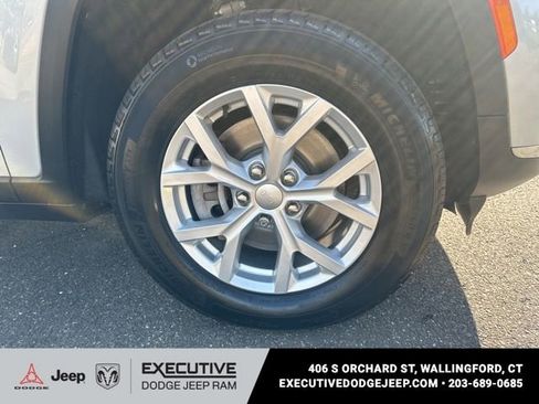 Used 2023 Jeep Grand Cherokee L Limited AWD/4WD image 16