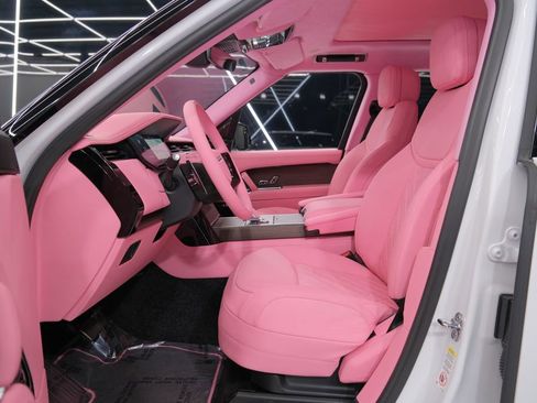 Used 2025 Land Rover Range Rover SE image 19