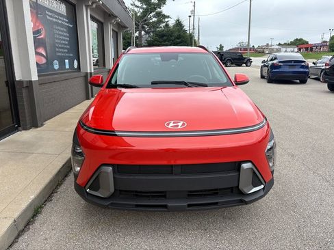 Used 2025 Hyundai Kona SEL FWD image 8