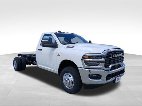 New 2026 RAM 3500 Tradesman AWD/4WD image 7
