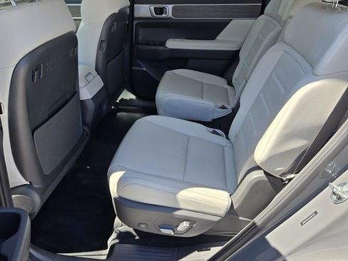 Used 2024 Hyundai Santa Fe Calligraphy FWD image 11