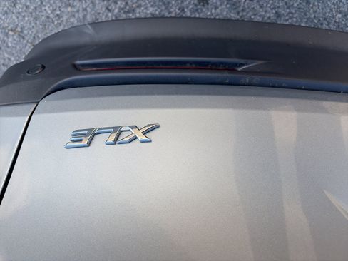 Used 2025 Toyota Sienna XLE image 7