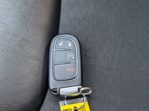 Used 2020 Jeep Cherokee Latitude Plus w/ Cold Weather Group image 22