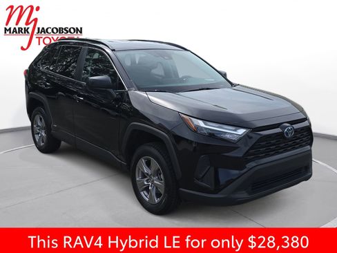 Used 2023 Toyota RAV4 LE image 5