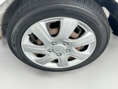 Used 2014 MAZDA MAZDA2 Sport FWD image 11